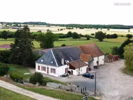 propriété 8 pièces 155 m²