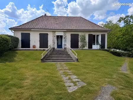 superbe maison avec grand terrain