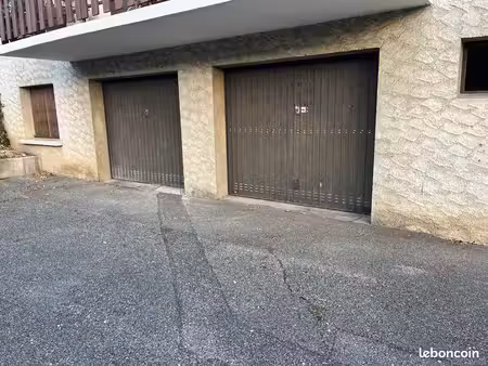 garage à louer crolles