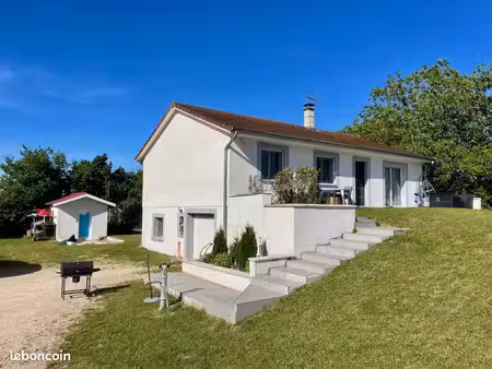 en exclusivite sur salagnon maison entièrement rénové