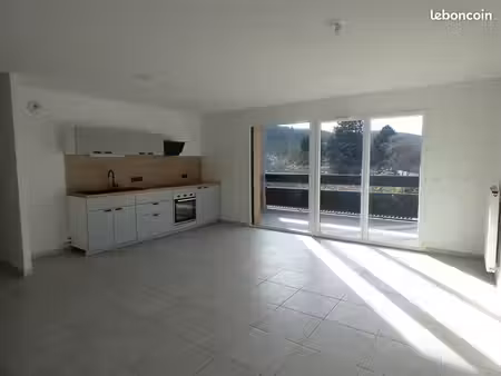 t3 récent 67 m² - terrasse 11 m² - garage fermé - résidence sécurisée - échirolles
