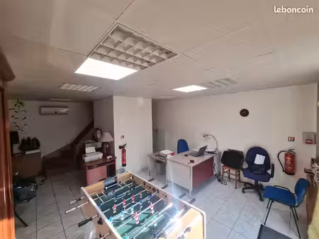 local bureau 35m2