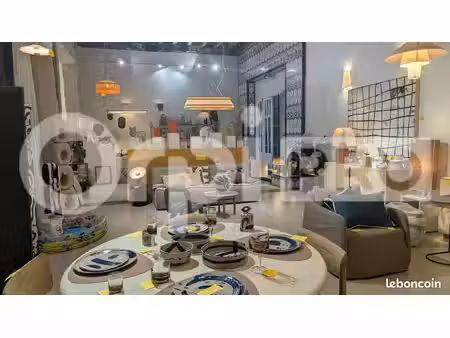 local commercial 110 m²
