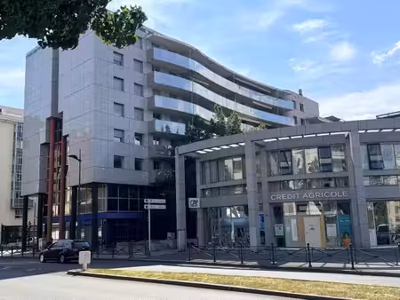 annemasse centre – grand t3 de 97 m² avec stationnements et cave