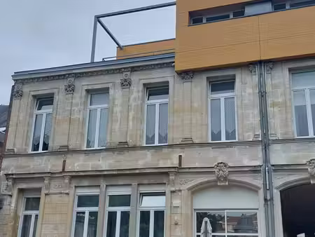 spacieux t4 dans un immeuble de caractère