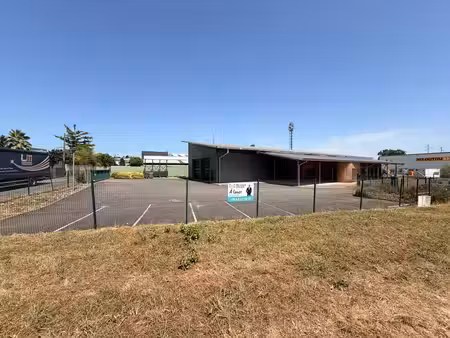 location local d’activités lescar 64230 803m²