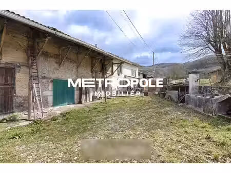 ensemble immobilier à rénover sur une parcelle de 3200m2