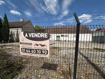 local d'activité + terrain de 4700m² - poigny