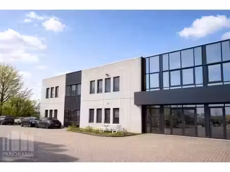 239 m² de bureaux prêts à l’emploi – emplacement de premi...