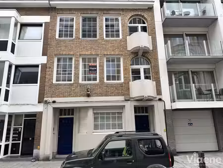 ruime woning met 2 slaapkamers en terras in het centrum v...