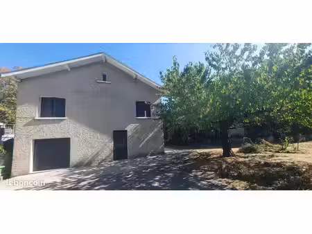 t 4 dans maison à corenc