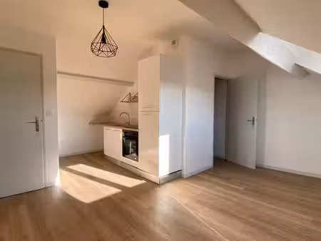 t1 spacieux rénové avec sublime vue sur poitiers