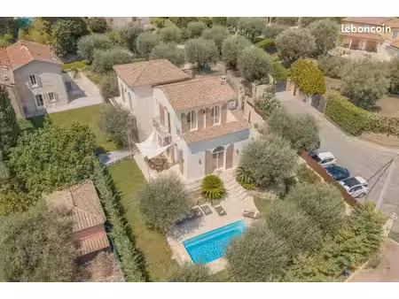 villa avec maison d'invites a louer a l'annee entierement meuble- grasse sud secteur reche