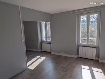 à louer appartement t3 auzat sur allier