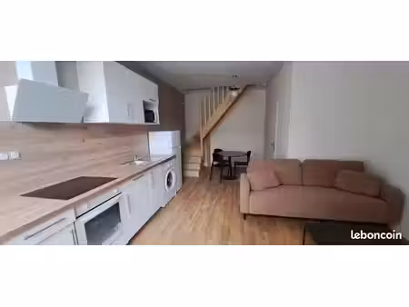 superbe t2 duplex hypercentre meublé grande terrasse et parking gratuit