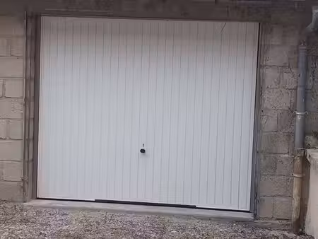 garage 22 m² à louer – soissons – 70 /mois