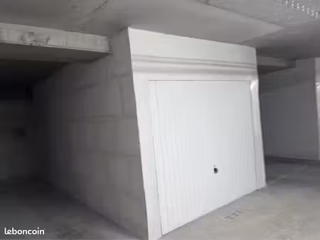 place de parking boxée