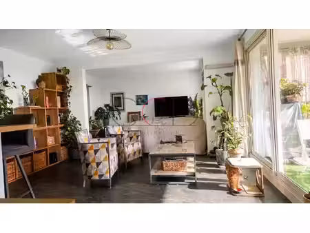 eguilles  appartement t3/t4 de 79m2 avec loggia