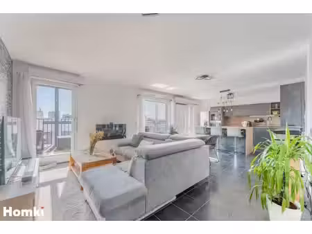 appartement t3 de 72 m²- avenue viviani - vénissieux