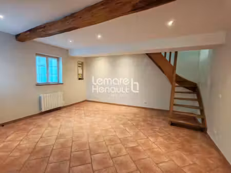 f2 en duplex 38.79 m² de caractère avec un stationnement