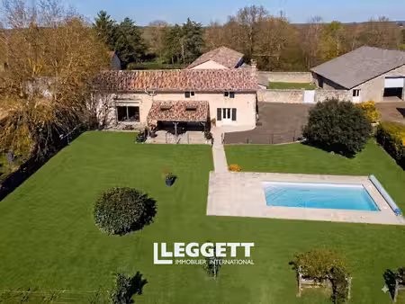 maison 10 pièce(s)  valence-en-poitou