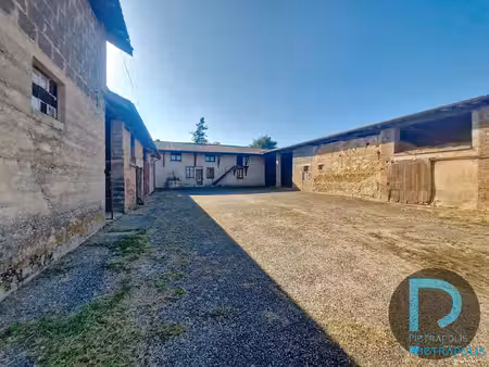ancien corps de ferme avec dépendances 4 5 ha 01390 st marcel