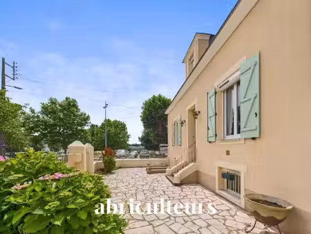 maison ancienne à rafraîchir en vente au quai besnard à basse-indre (44610)