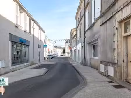 vente immeuble à luçon (85400) : à vendre / 215m² luçon