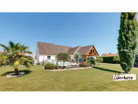 maison d’architecte  piscine et jardin arboré à chaudenay
