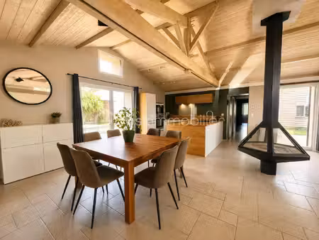 maison en pierre de 180 m² à l'herbergement