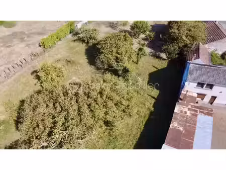 terrain de 1 308 m² à saint-gervais-les-trois-clochers