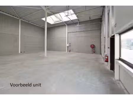 unité pme neuve (201 m²) – stratégiquement située entre l...