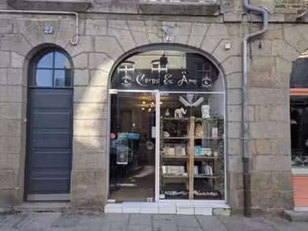 location bureaux et commerces à fougères (35300) : à louer / 36m² fougères