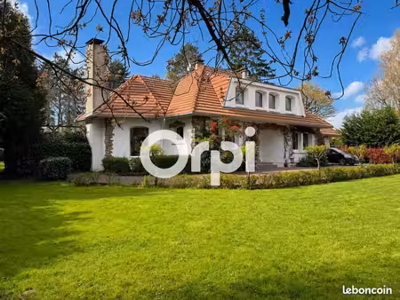 villa 7 pièces 210 m²