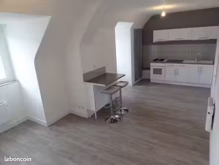 f2 rénové ( hyper centre flers ) 46m2‏