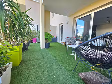 la duranne - appartement t3 - vue dégagée avec terrasse + parking