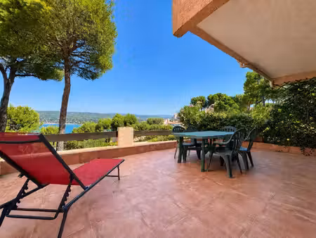 saint-cyr-sur-mer - la madrague - appartement 2 pièces de 30 m² avec une terrasse de 35 m²