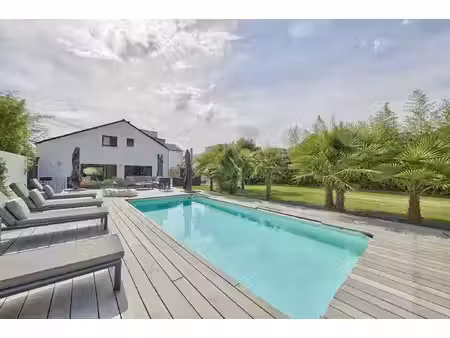 maison 8 pièce(s) 200 m2