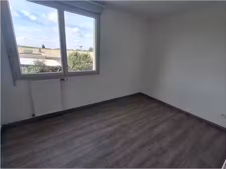 villa t3 à louer dans une résidence récente à castelginest