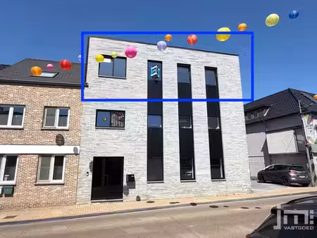 recent appartement met 2 slaapkamers  carport en buitenbe...