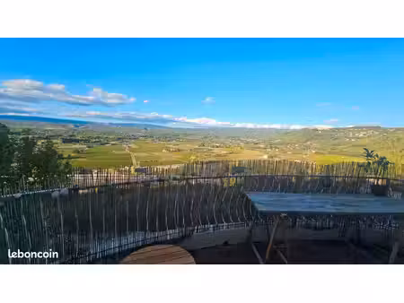location l annee centre du village