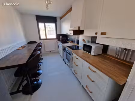 location 1 p dans un logement 97m²