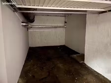 garage sécurisé- avenue maréchal foch  cassis - 18m2