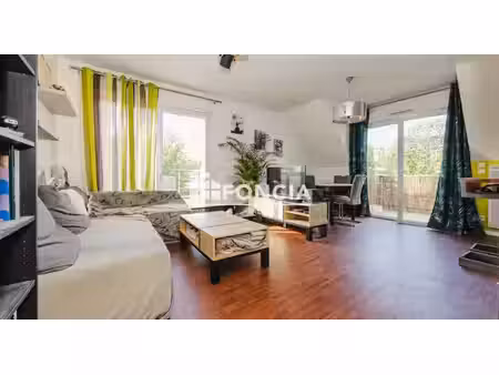 dernier etage avec balcon