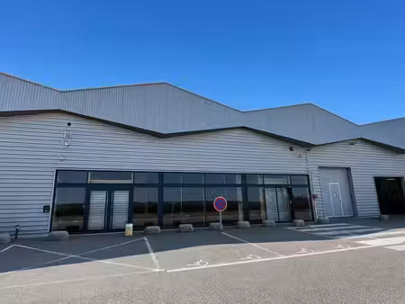 location commerce gonfreville l orcher 76700 605m²