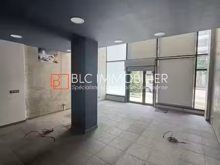 location commerce marseille 13008 53m²