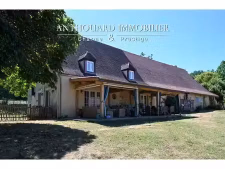 domaine équestre sur 17ha  gîtes  piscine