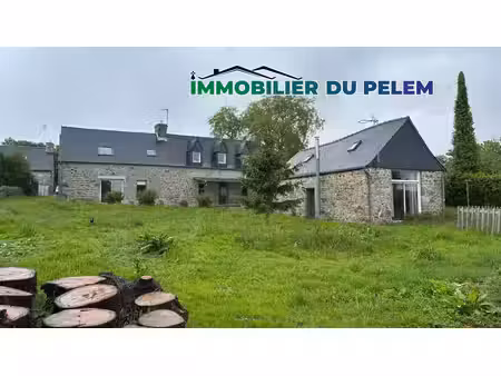 longère bretonne avec gîte et dépendances