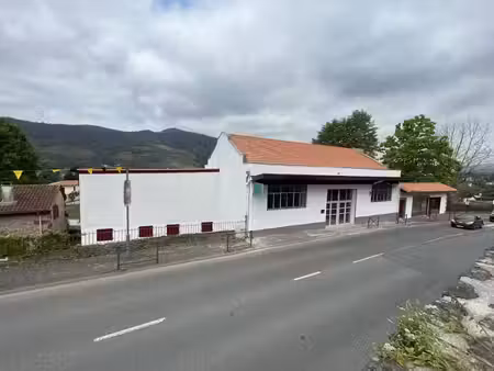 location commerce 3 pièces 258 m² à saint-jean-pied-de-port (64220)