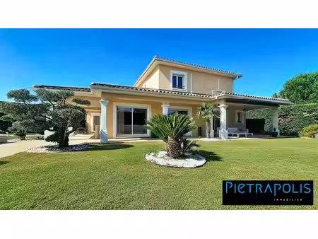 climatisee - villa de 176 m² - 5 chambres - piscine - double ga